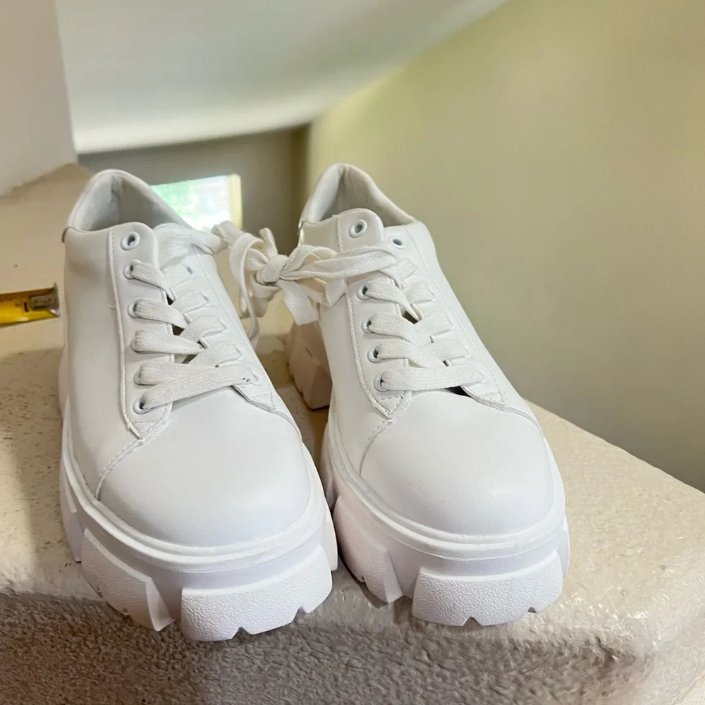 Steve Madden White Michigan Platform Sneakers Chunky Lug Sole Y2K Streetwear 9.5